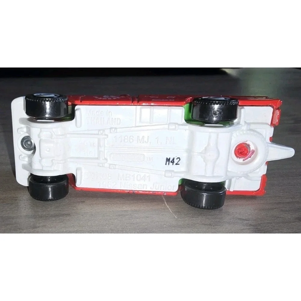 Matchbox 1962‎ Nissan Junior Sriracha Red 1:64 Loose MBX Service Toy Truck